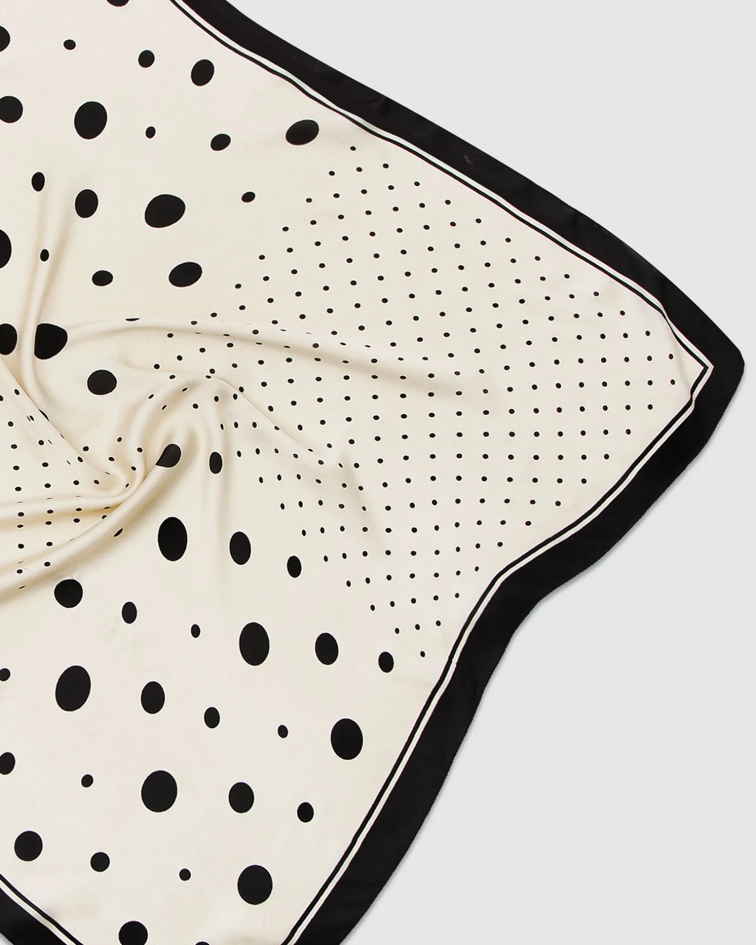 Belle & Bloom Scarves>New Yorker Fashion Scarf -