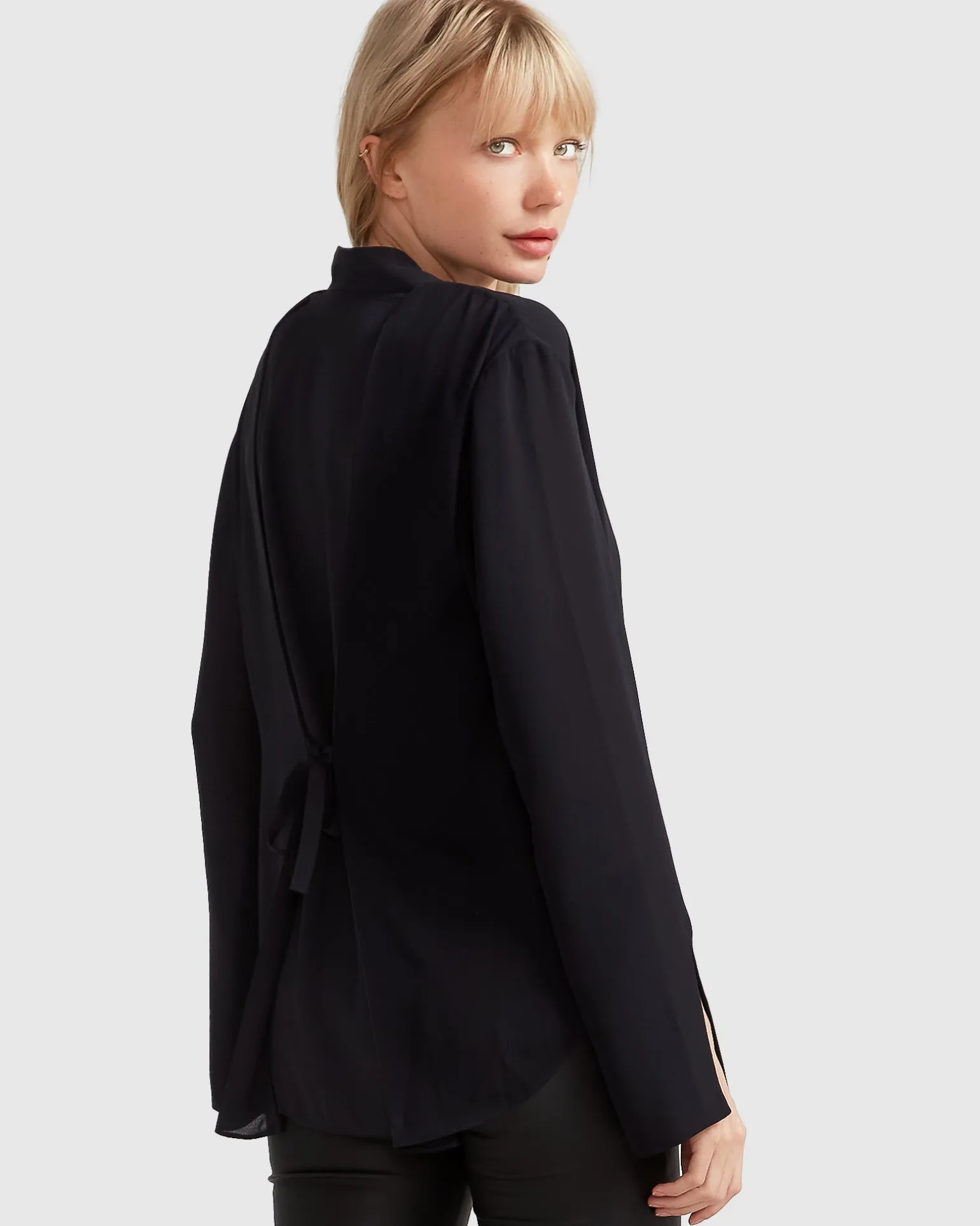Belle & Bloom Blazers | Suits & Blazers>Sheer Genius Lightweight Blazer -
